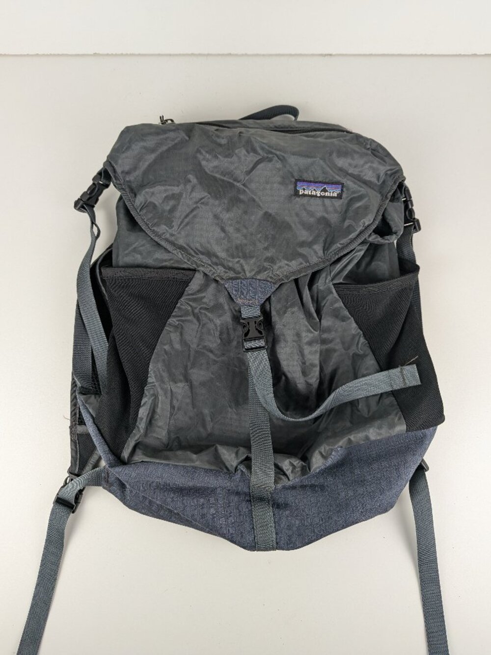 Patagonia Lightweight Travel Pack Gray Blue Packable Ultralight Daypack Backpack